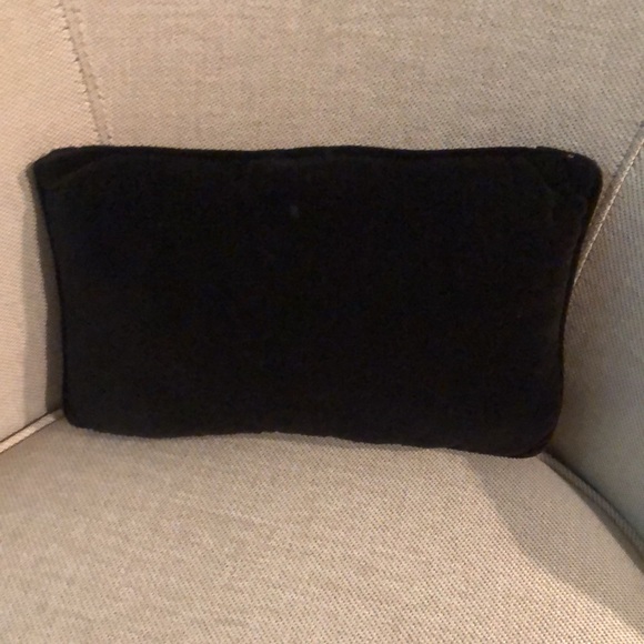 Needlepoint Decorative Pillow “The roosters crows but hen delivers the goods” - Picture 7 of 13